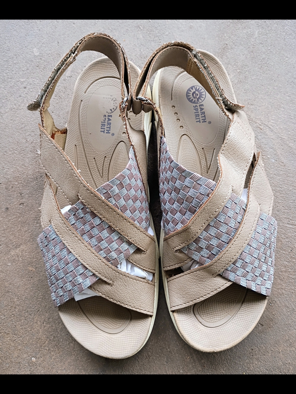 Earth Spirit Women's Tan and Light Blue Woven Comfort Sandals